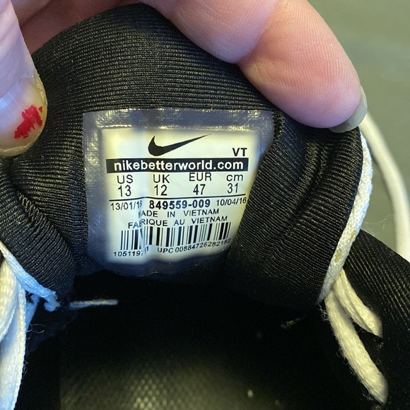 Nike men’s US 13 AirMax2017 white/black sneakers - Picture 6 of 8